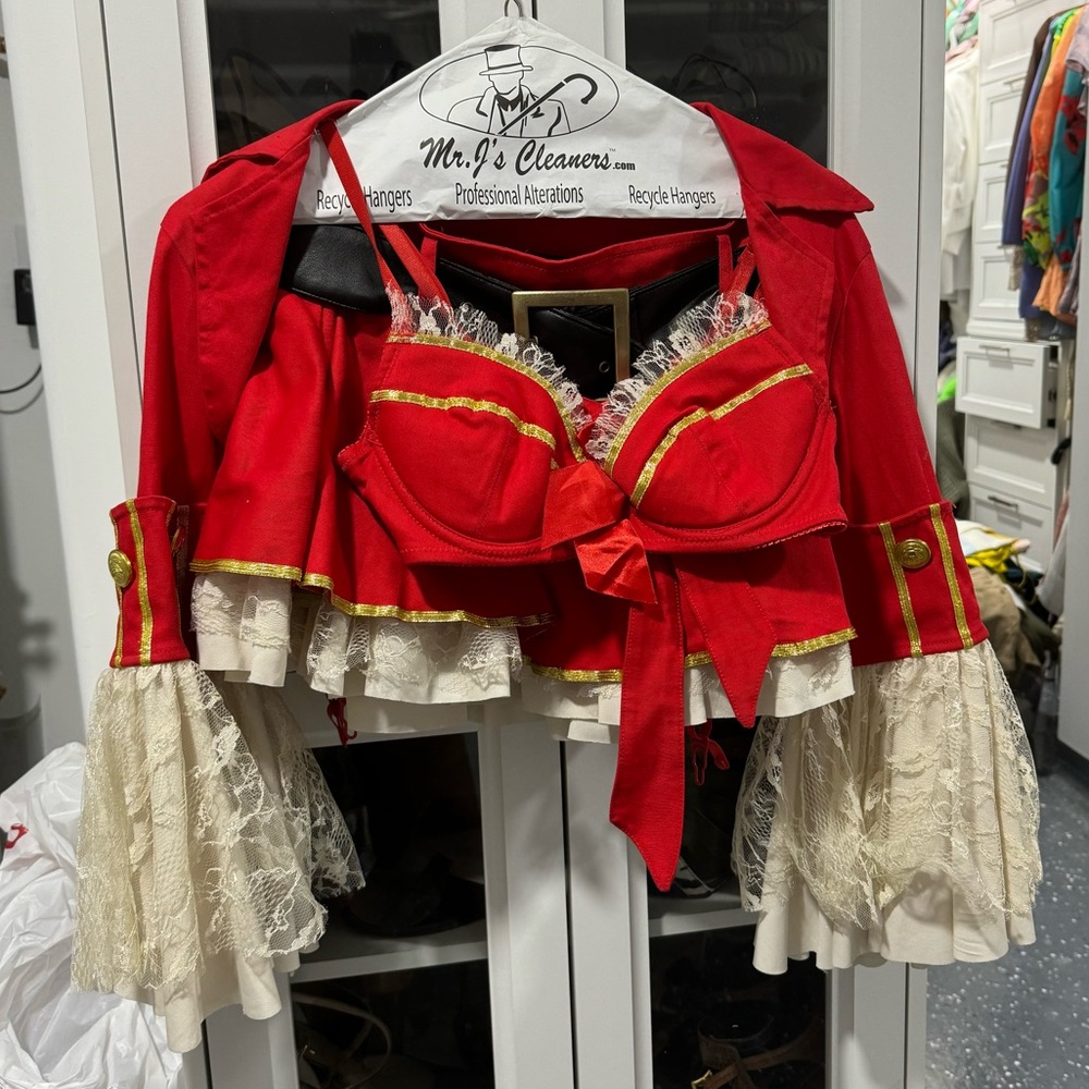 Leg avenue “captain booty costume” S/M